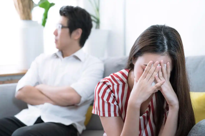 合肥婚外遇取证：婚姻里，爱意如何慢慢淡化？情感转折的深度探索